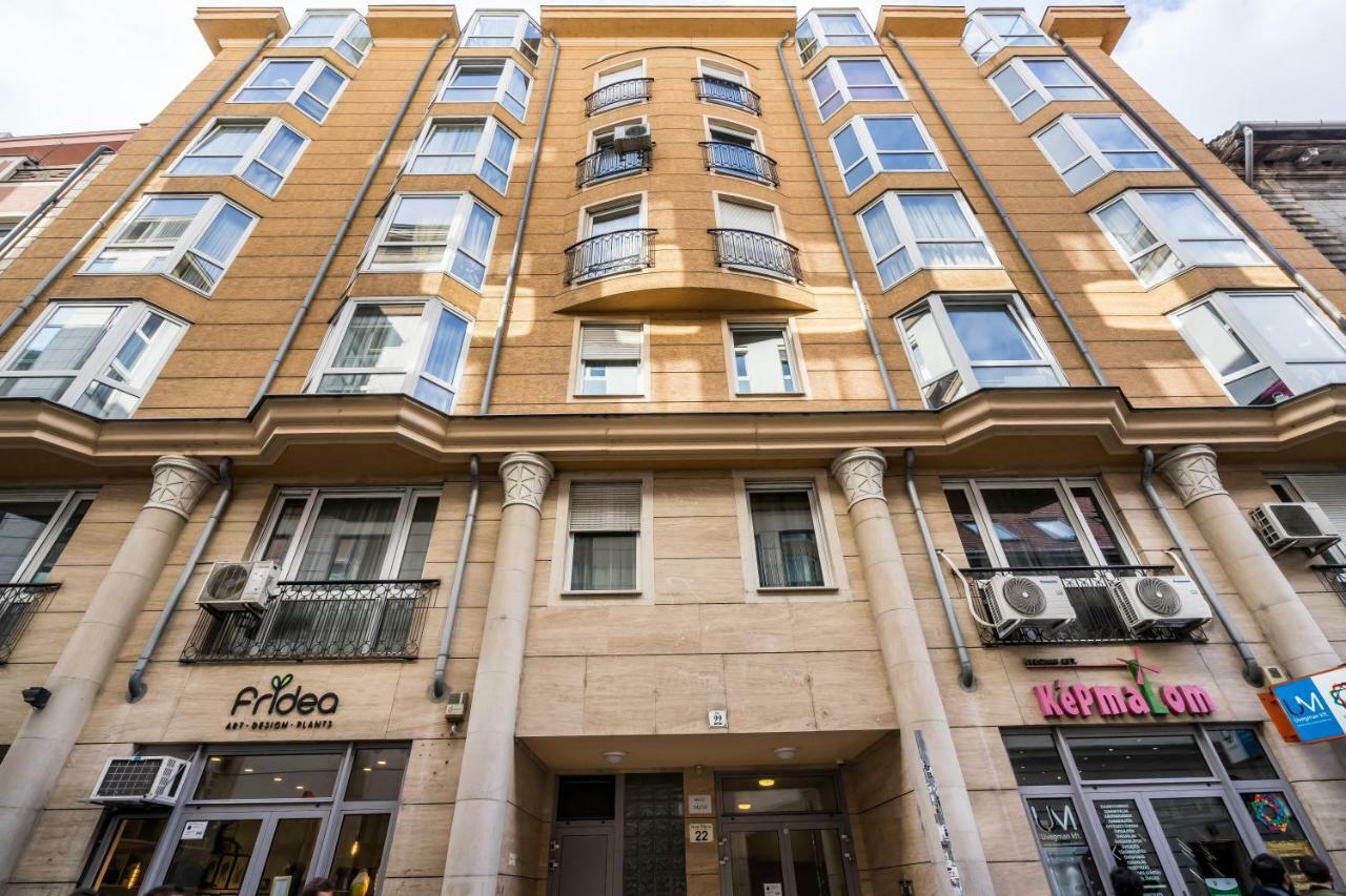 Bpr Vivid Downtown Vibe With Balcony Apartman Budapest Kültér fotó
