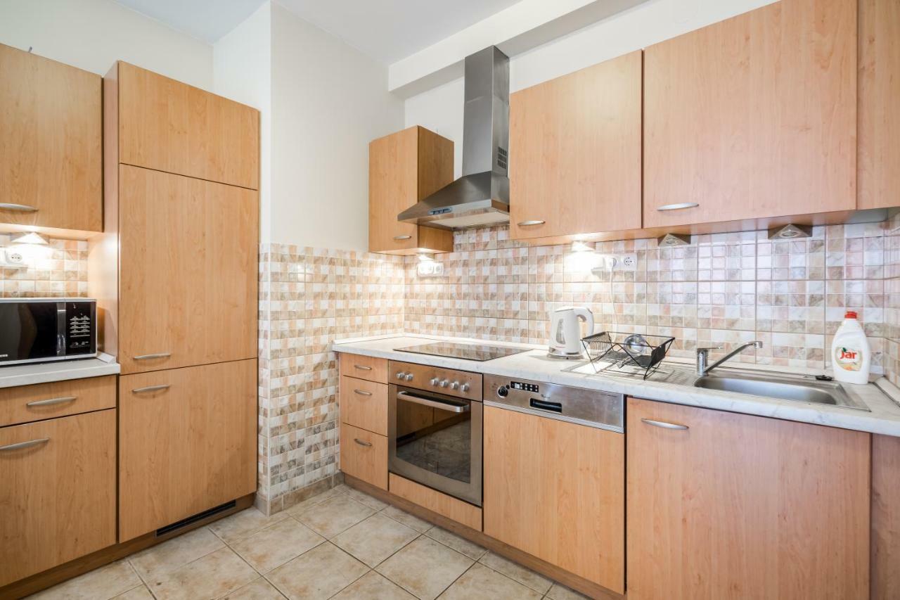 Bpr Vivid Downtown Vibe With Balcony Apartman Budapest Kültér fotó