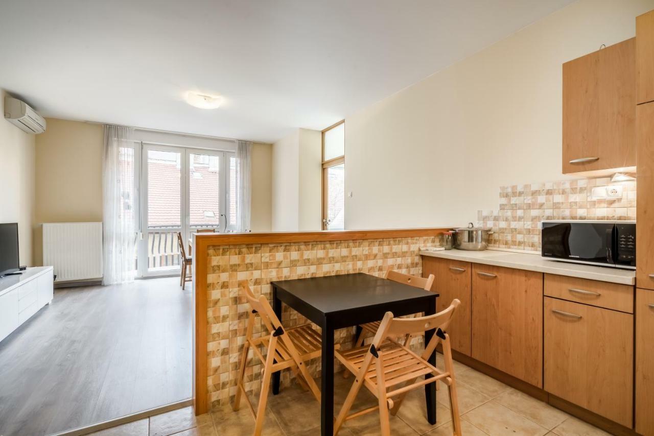 Bpr Vivid Downtown Vibe With Balcony Apartman Budapest Kültér fotó