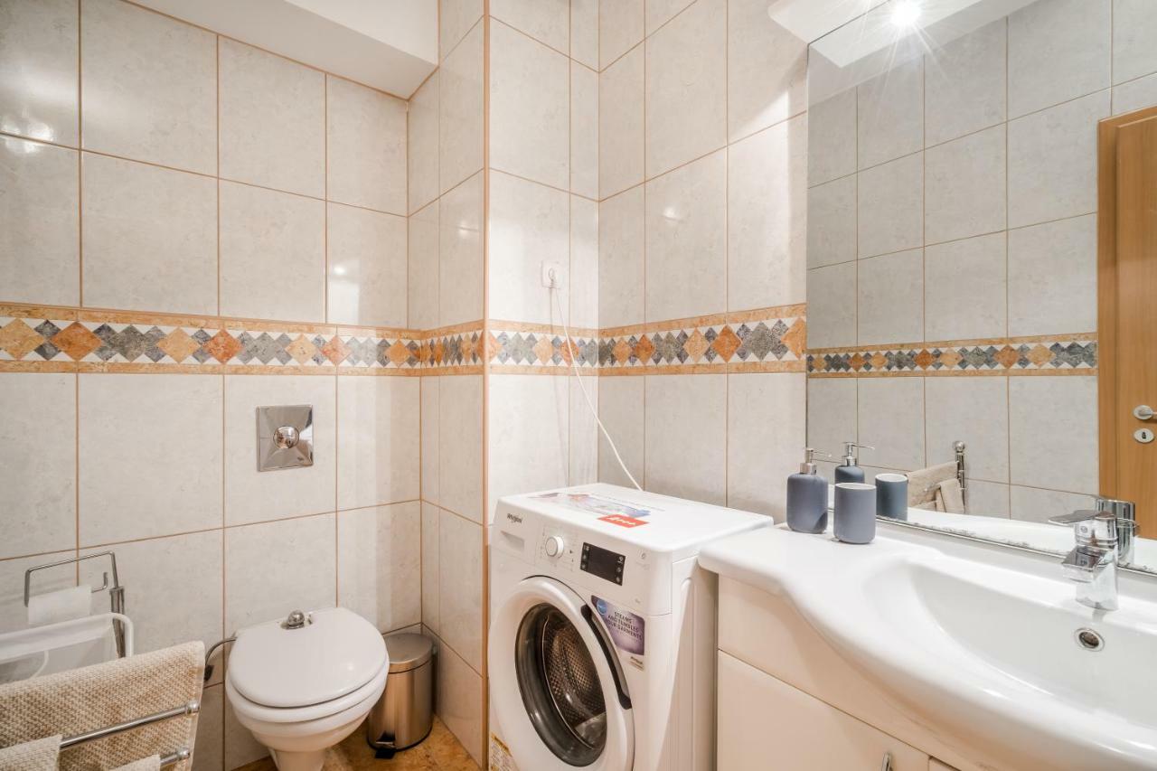 Bpr Vivid Downtown Vibe With Balcony Apartman Budapest Kültér fotó